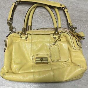 Coach yellow leather Satchel Bag with removable strap. Double zip compartment
